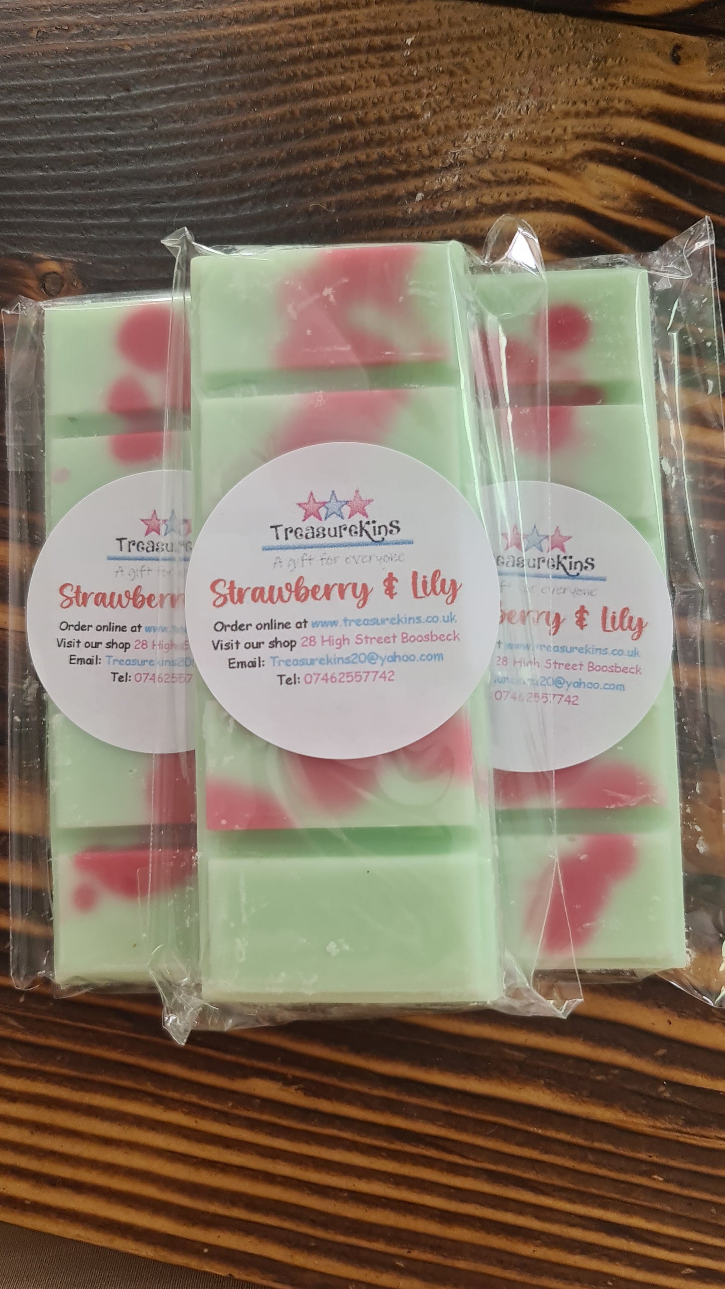 Strawberry & Lily Large Snap Bar