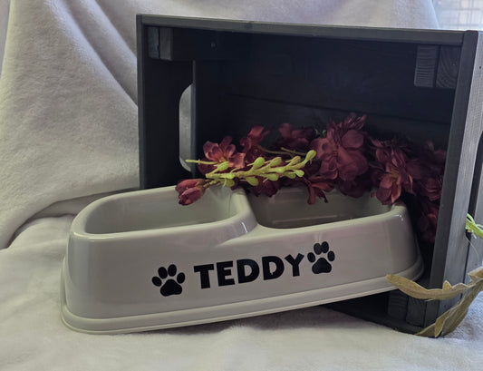 Personalised pet feeding bowl