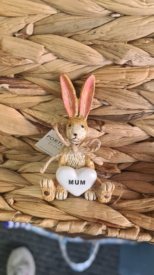 Brown sitting Mum heart bunny