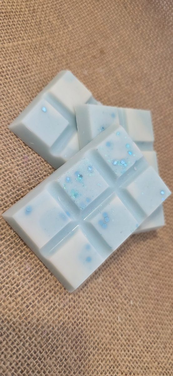 Fresh Linen scented soy wax melts (Laundry Inspired)