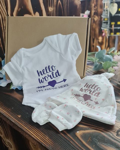 Hello World - I'M NEW HERE - Baby Girl giftset