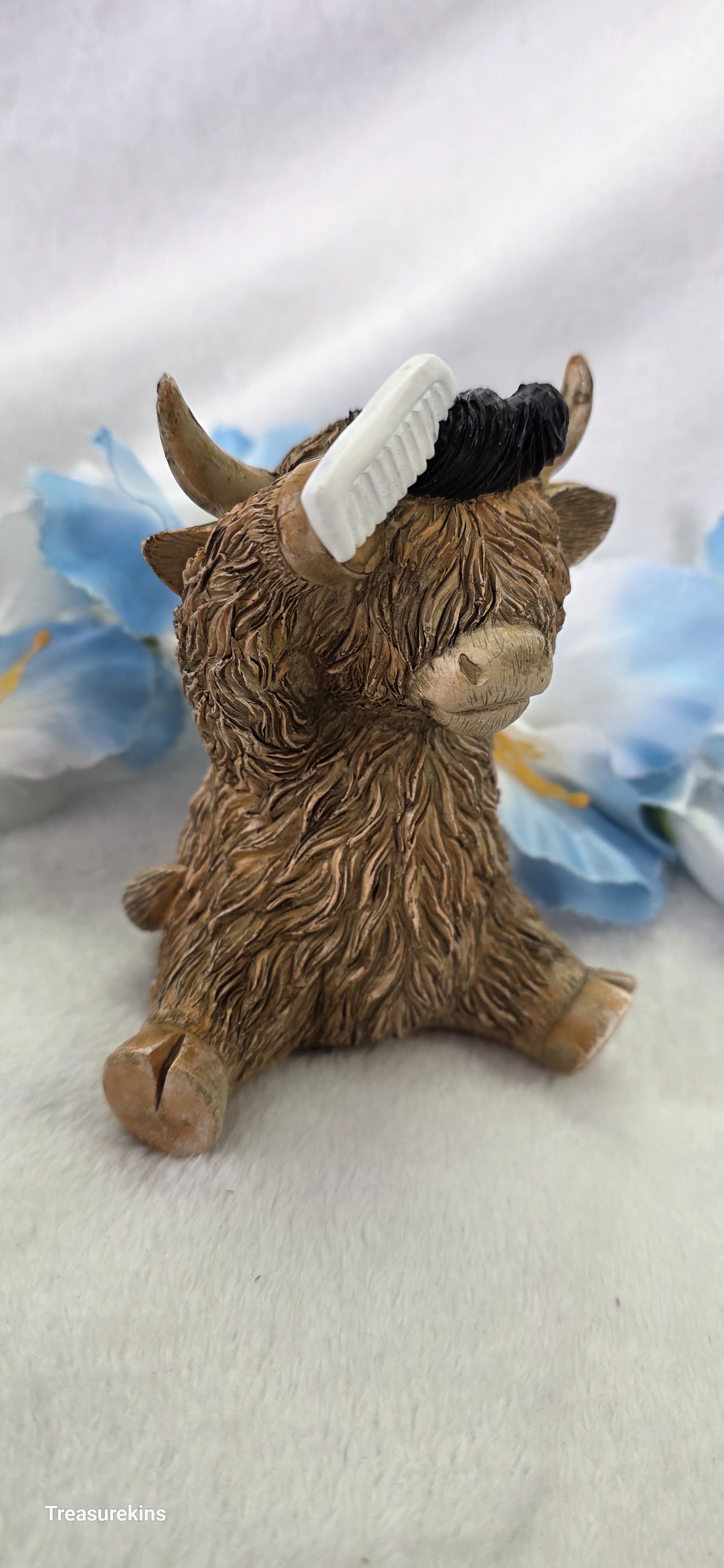 Happy Highland Cow with Quiff figure